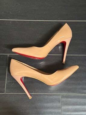 Blush Patent Leather Pointed-Toe Pumps with Red Sole with box size 40 heels 4.5